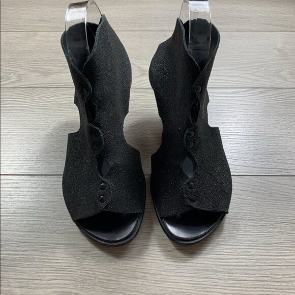 CYDWOQ Boomerang Hand Made Lagenlook Leather Open Toe Heels - Picture 4 of 15